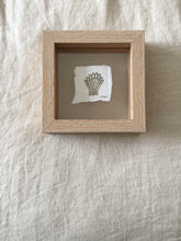 Load image into Gallery viewer, Cat Paw Shell
